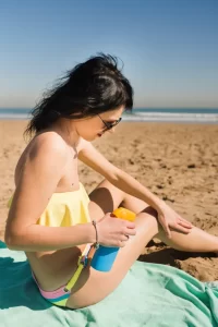 Applying sunscreen can help reduce melasma in Honolulu Residents.